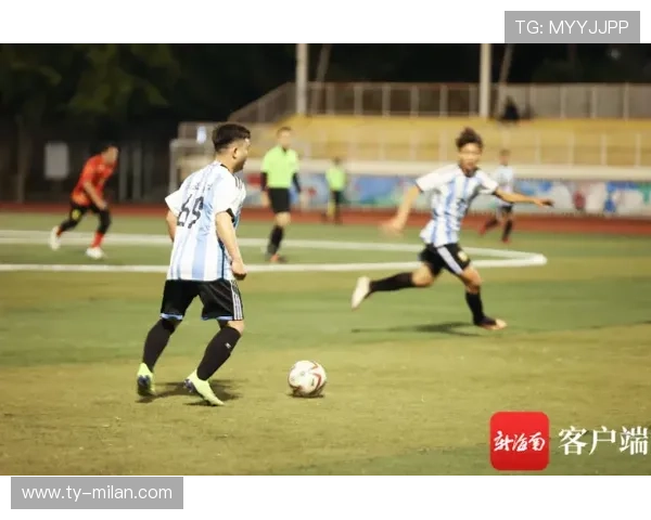 “足球文化周在全国多地同步开启，推广足球精神”，足球文化节标语